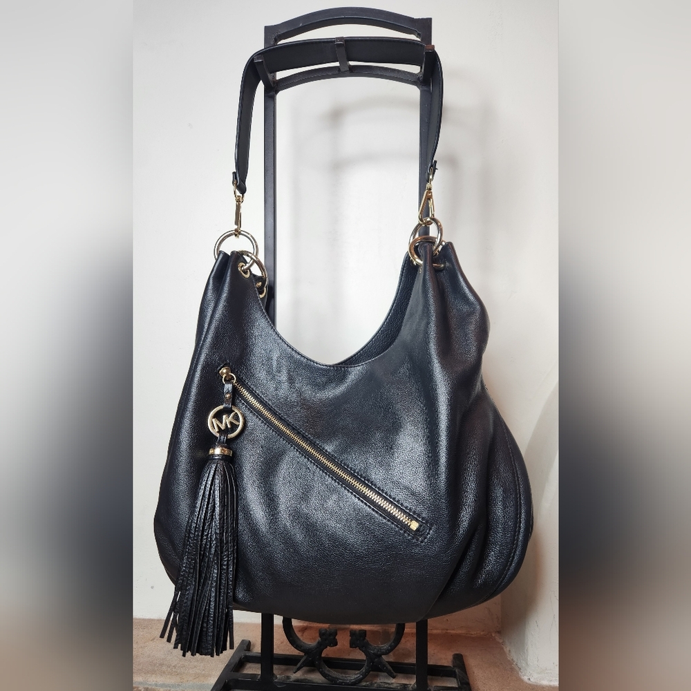Michael Kors Large Black Pebble Leather Shoulder Hobo Purse Bag